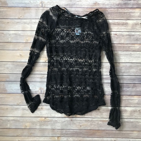 Kimchi Blue Tops - NWT Kimchi Blue Long Sleeve Lacey Top in Black